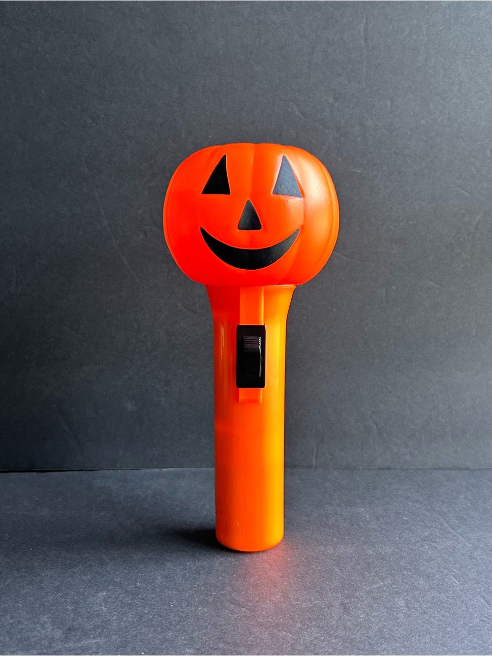 Vintage Halloween 90s Jack-O-Lantern Flashlight 🔦